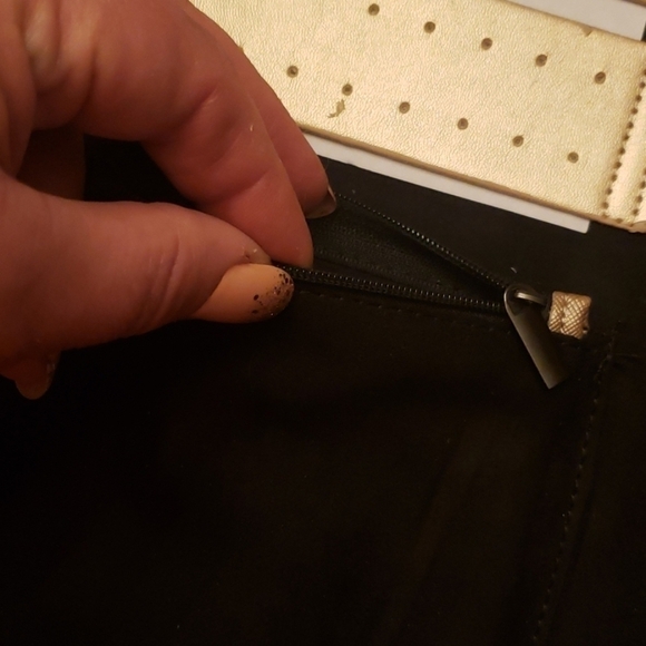 HALSTON jewelry case. - Picture 7 of 13